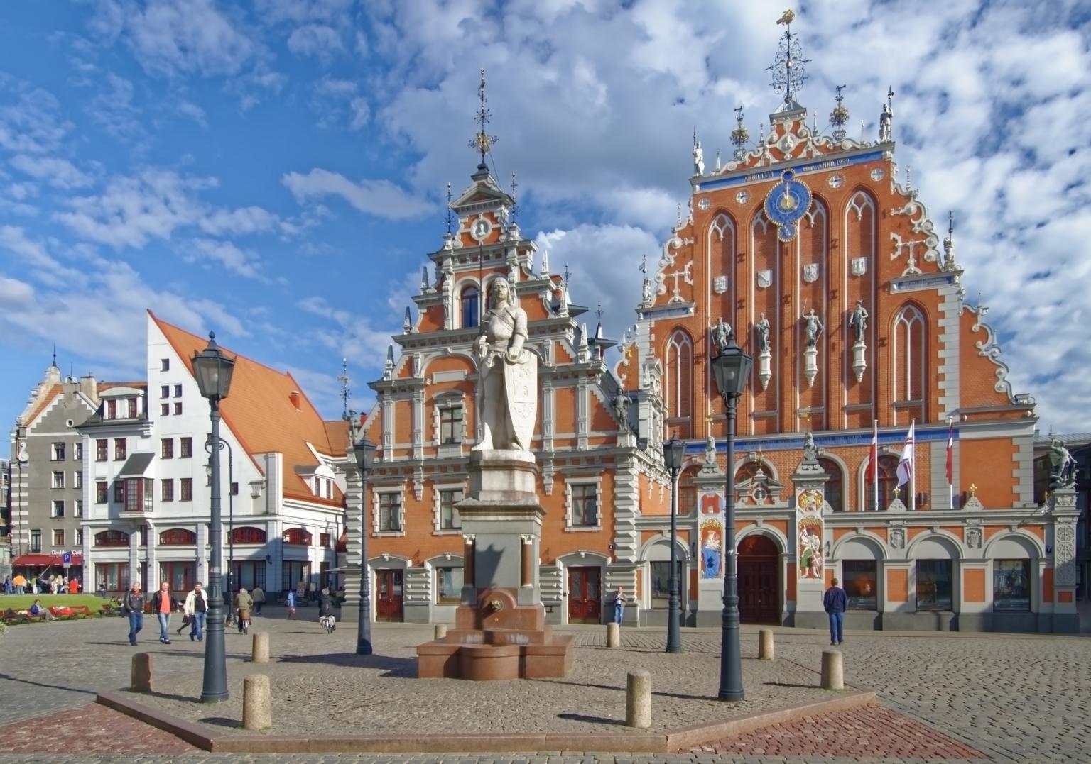 (c) makalu-latvia-3725548