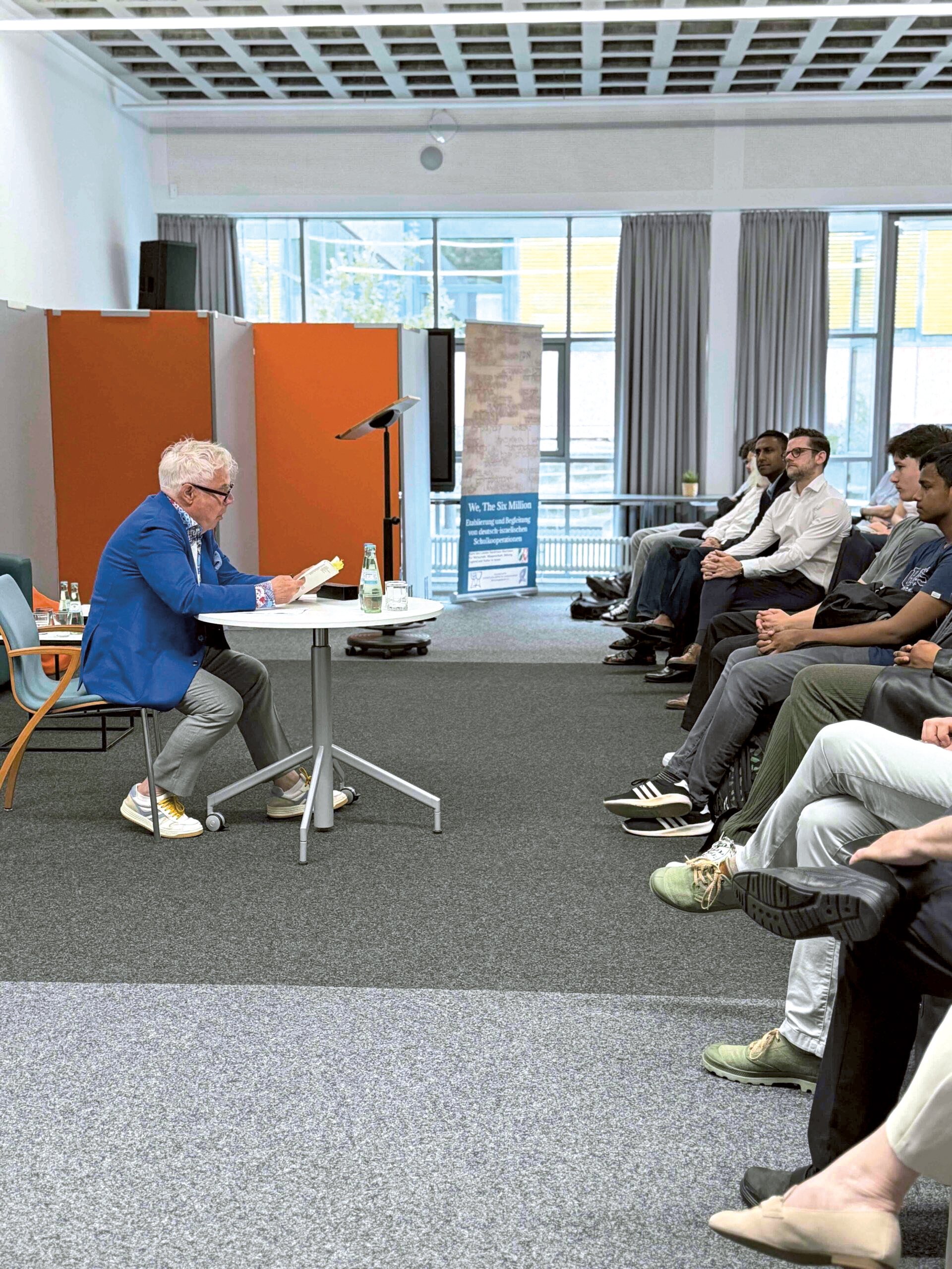 Lesung für SchülerInnen 2025, mit C. Bernd Sucher: Unsichere Heimat (c) GCJZ